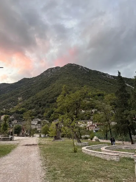 Το μεσοχώρι