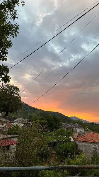 Ηλιοβασίλεμα στο χωριό